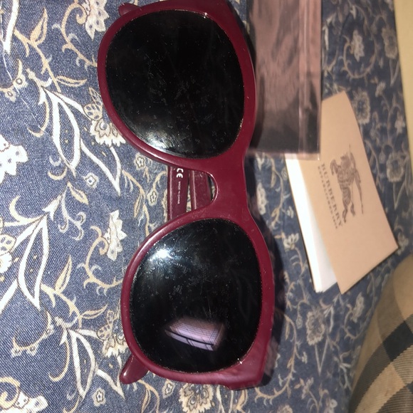 Burberry Sunglasses - Picture 3 of 5